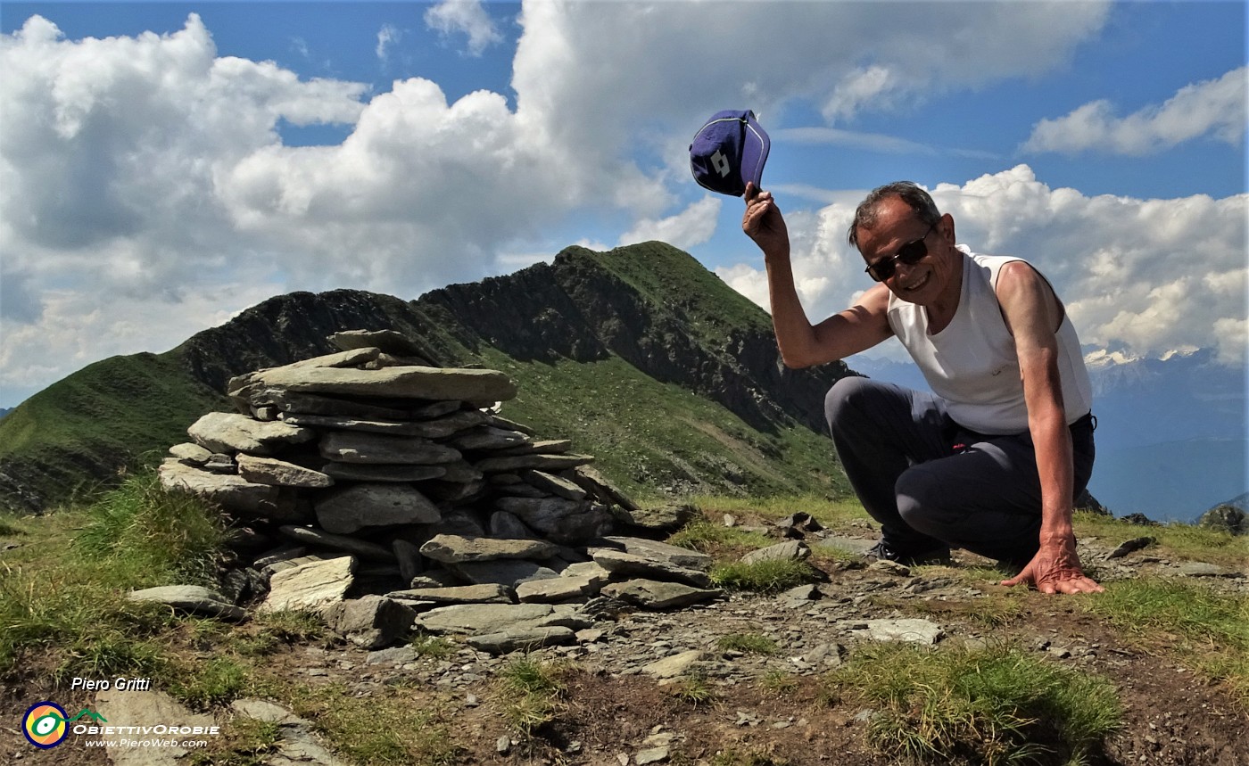 01 In vetta a Cima di Lemma (2348 m) altitudine massima raggiunta nell'anello.JPG